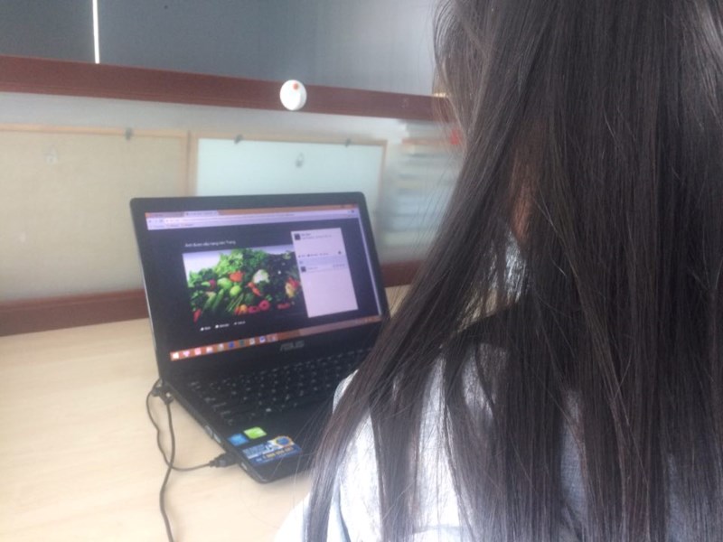 Hàng[-]trôi[-]nổi[-]gắn[-]mác[-]“đồ[-]nhà[-]quê”